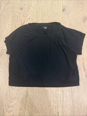 aerie Black Cropped Performance Tee